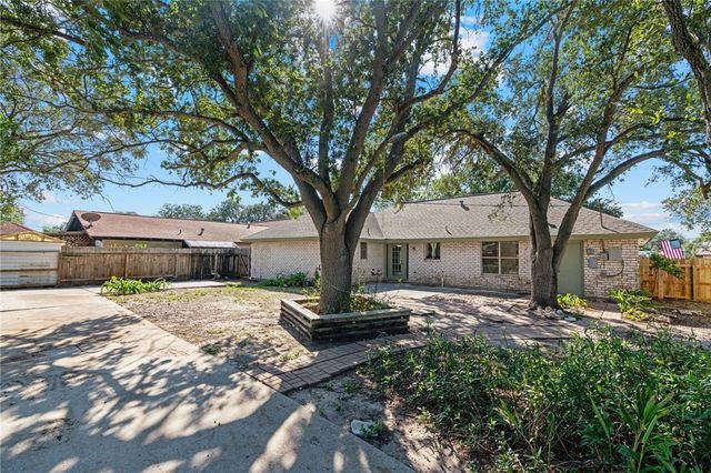 5602 Fresno Dr, Corpus Christi, TX 78411