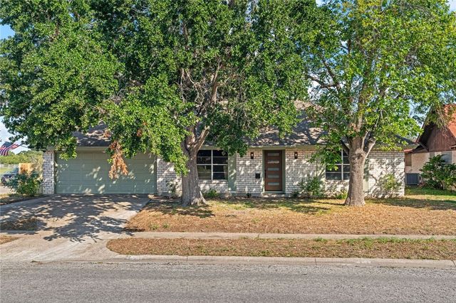 5602 Fresno Dr, Corpus Christi, TX 78411