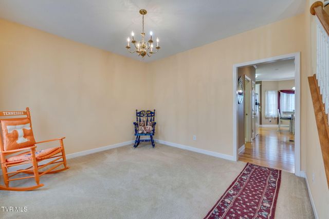 1402 Lake Ridge Square, Johnson City, TN 37601