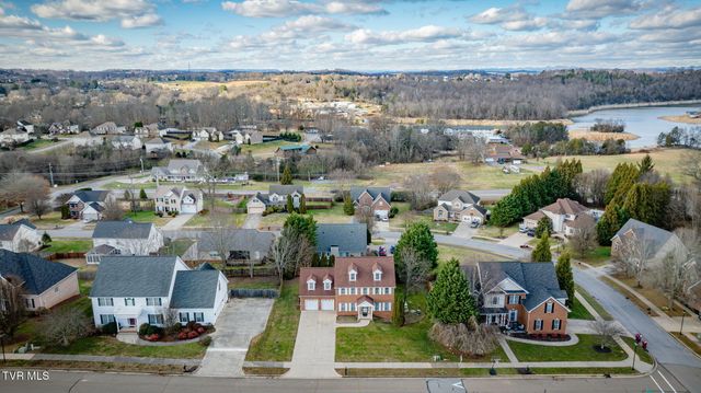 1402 Lake Ridge Square, Johnson City, TN 37601