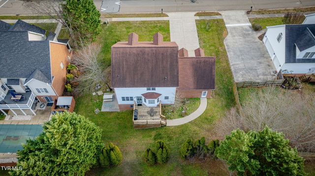 1402 Lake Ridge Square, Johnson City, TN 37601