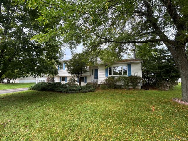 6 Pembroke Road, Washingtonville, NY 10992
