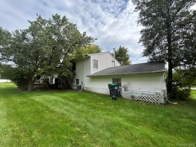 6 Pembroke Road, Washingtonville, NY 10992