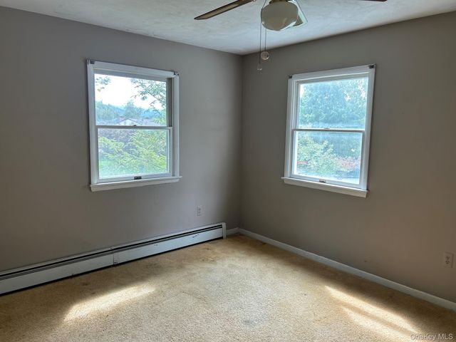 6 Pembroke Road, Washingtonville, NY 10992