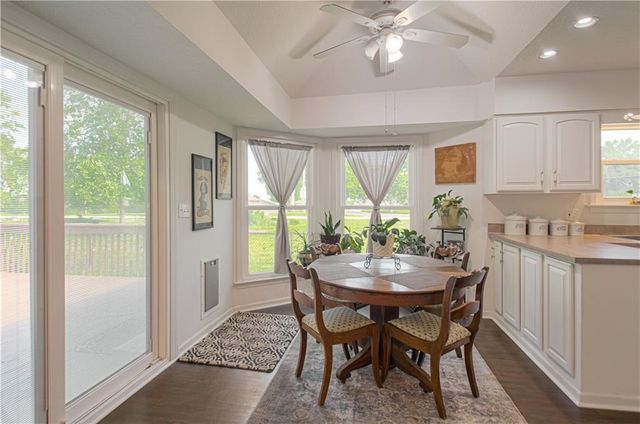 304 Zoe Street, Buckner, MO 64016