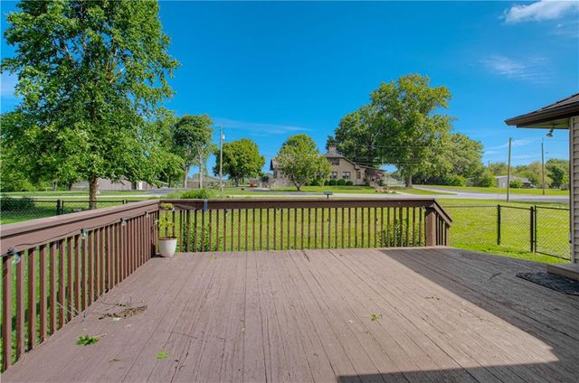 304 Zoe Street, Buckner, MO 64016