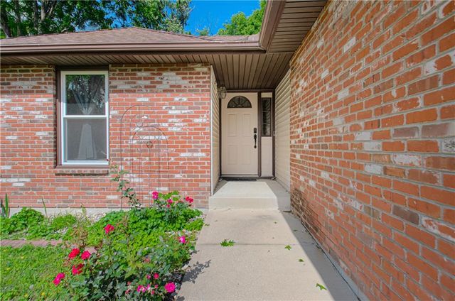 304 Zoe Street, Buckner, MO 64016