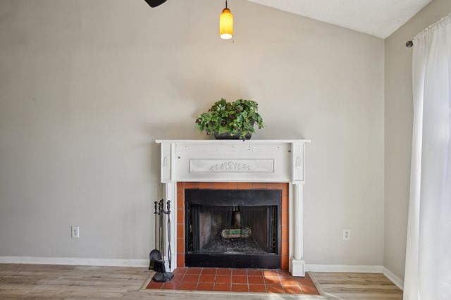 4610 Woodside Dr, Old Hickory, TN 37138