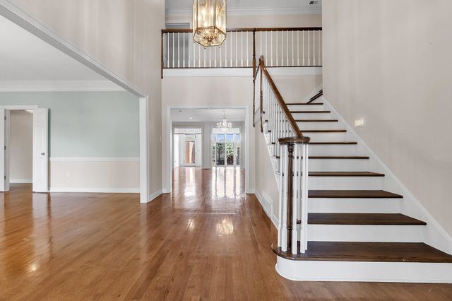 8778 POPLAR PIKE DR, Germantown, TN 38138