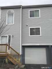 43 Sunridge Lane 43, Cromwell, CT 06416