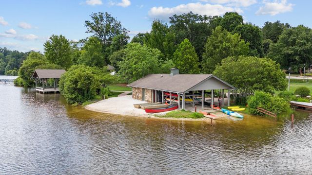 22 Sparkle Dun Drive, Biltmore Lake, NC 28715