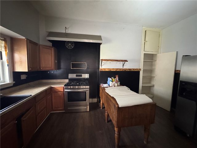 544 E 2nd Ave, Tarentum, PA 15084