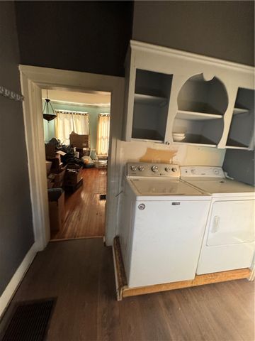 544 E 2nd Ave, Tarentum, PA 15084