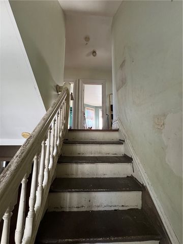 544 E 2nd Ave, Tarentum, PA 15084