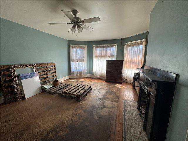 544 E 2nd Ave, Tarentum, PA 15084