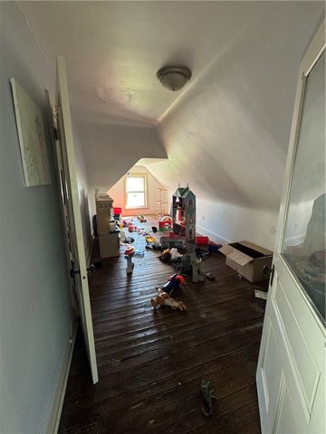 544 E 2nd Ave, Tarentum, PA 15084