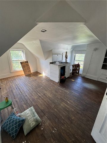 544 E 2nd Ave, Tarentum, PA 15084