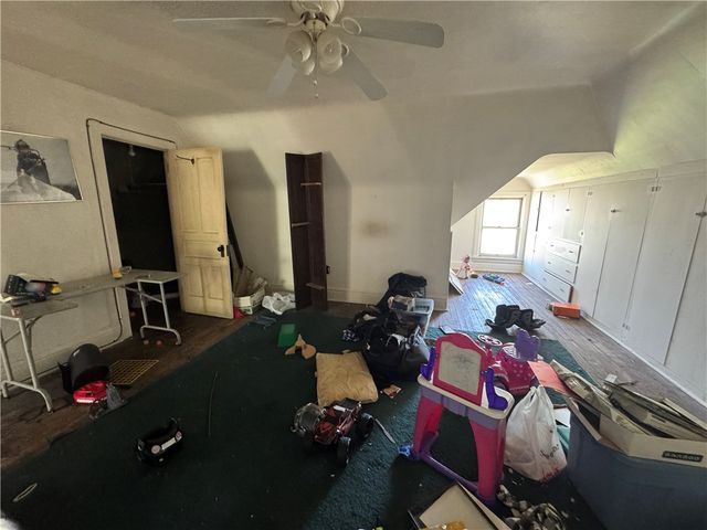544 E 2nd Ave, Tarentum, PA 15084