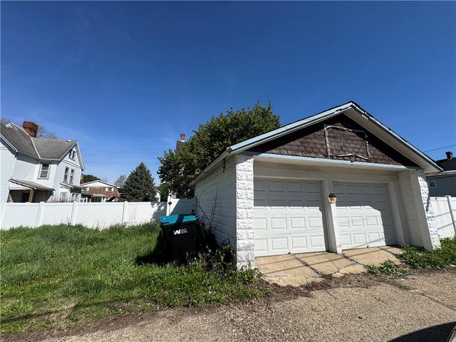 544 E 2nd Ave, Tarentum, PA 15084