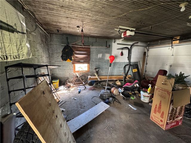 544 E 2nd Ave, Tarentum, PA 15084