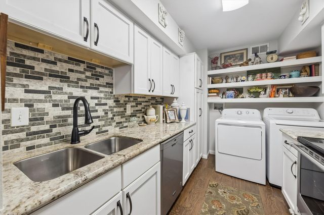 444 N Post Oak Lane, Houston, TX 77024