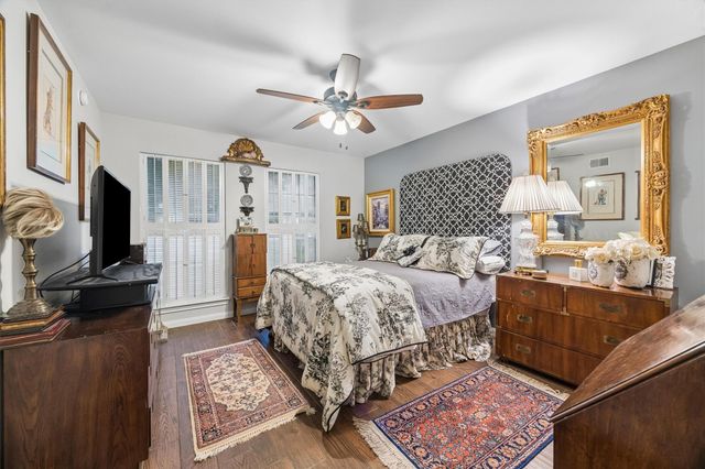 444 N Post Oak Lane, Houston, TX 77024