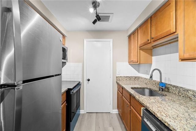50 Carnation Street 6, Pawtucket, RI 02860