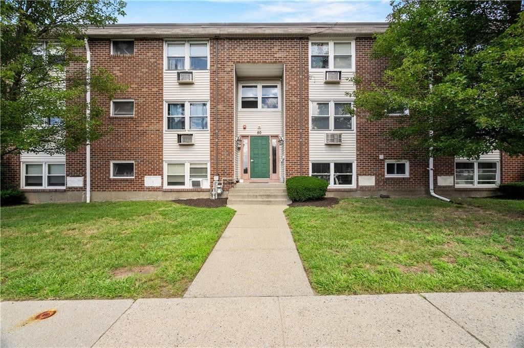 50 Carnation Street 6, Pawtucket, RI 02860