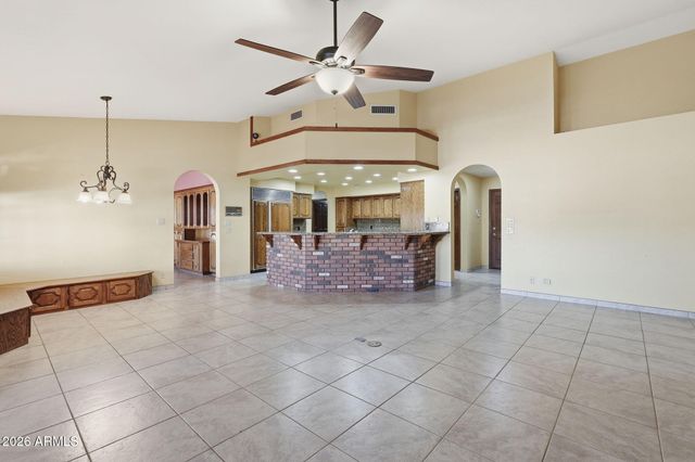 602 E CARVER Road, Tempe, AZ 85284