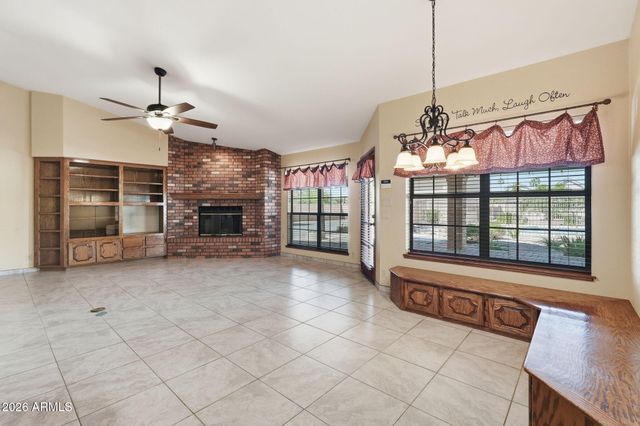 602 E CARVER Road, Tempe, AZ 85284