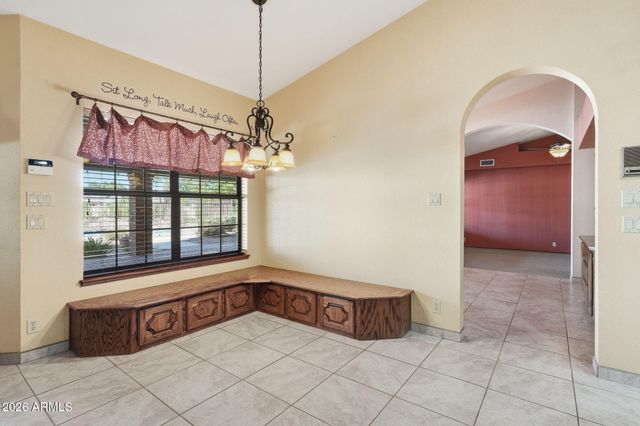 602 E CARVER Road, Tempe, AZ 85284