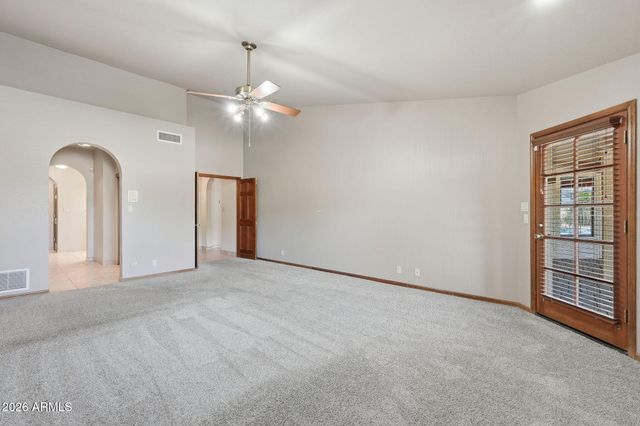 602 E CARVER Road, Tempe, AZ 85284