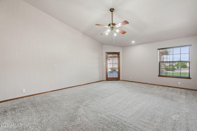 602 E CARVER Road, Tempe, AZ 85284