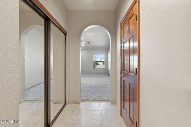 602 E CARVER Road, Tempe, AZ 85284