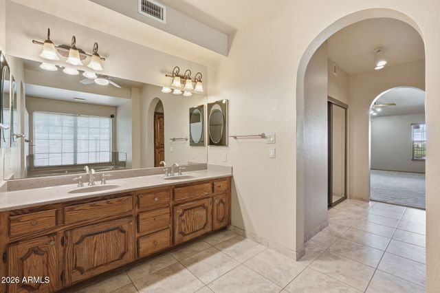 602 E CARVER Road, Tempe, AZ 85284