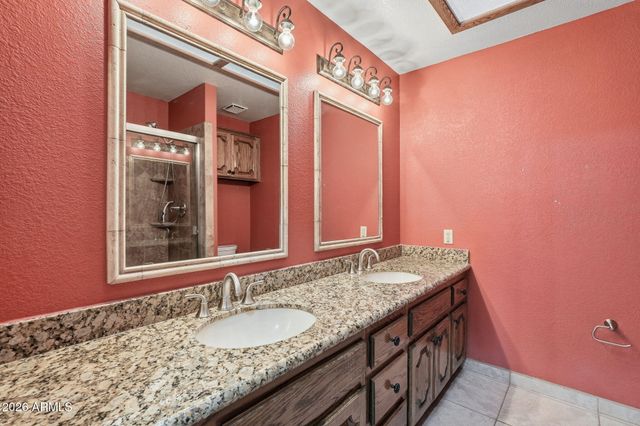 602 E CARVER Road, Tempe, AZ 85284