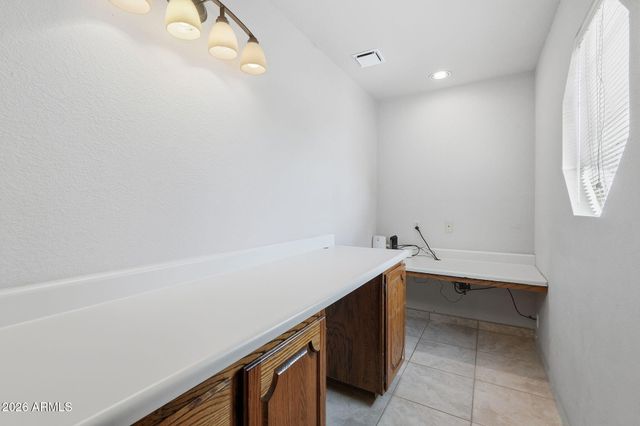 602 E CARVER Road, Tempe, AZ 85284