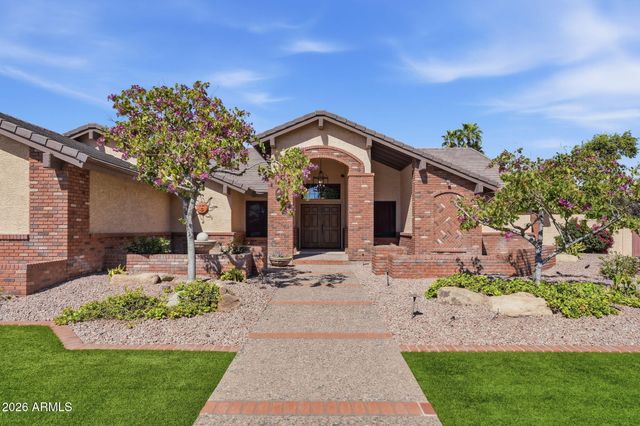 602 E CARVER Road, Tempe, AZ 85284