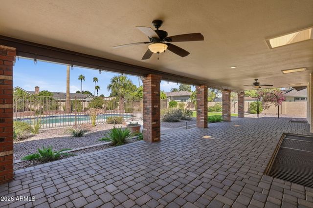 602 E CARVER Road, Tempe, AZ 85284