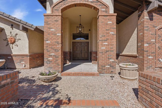 602 E CARVER Road, Tempe, AZ 85284