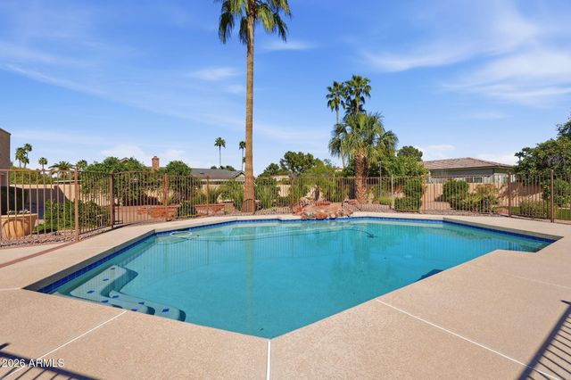 602 E CARVER Road, Tempe, AZ 85284