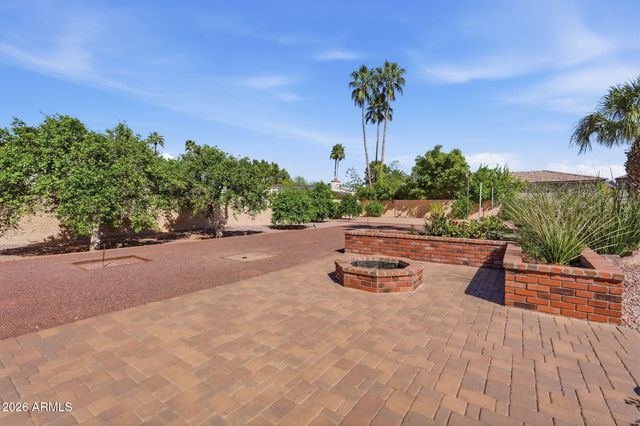 602 E CARVER Road, Tempe, AZ 85284