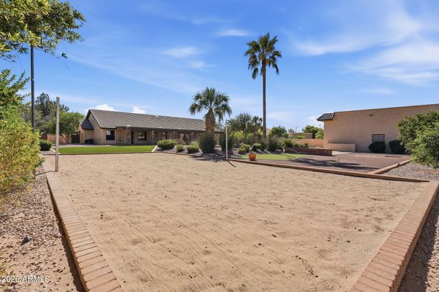 602 E CARVER Road, Tempe, AZ 85284