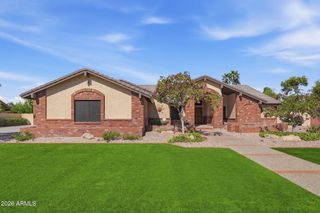 602 E CARVER Road, Tempe, AZ 85284