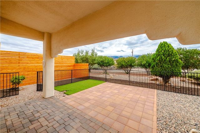 2098 Pawnee Drive, Kingman, AZ 86401