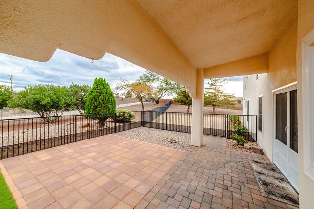 2098 Pawnee Drive, Kingman, AZ 86401