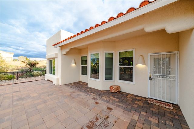 2098 Pawnee Drive, Kingman, AZ 86401