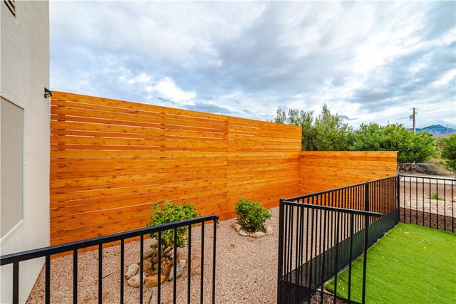 2098 Pawnee Drive, Kingman, AZ 86401