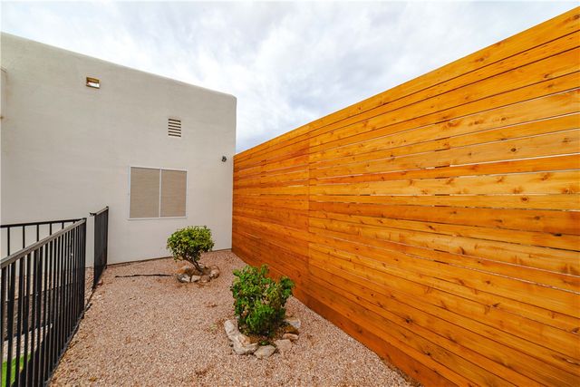 2098 Pawnee Drive, Kingman, AZ 86401