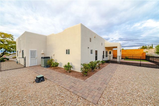 2098 Pawnee Drive, Kingman, AZ 86401